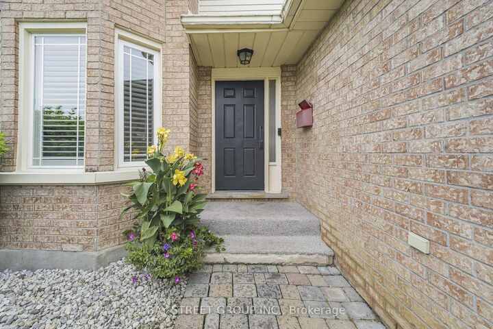 Property Photo: 11 Coleman Court ON L2V 4W3