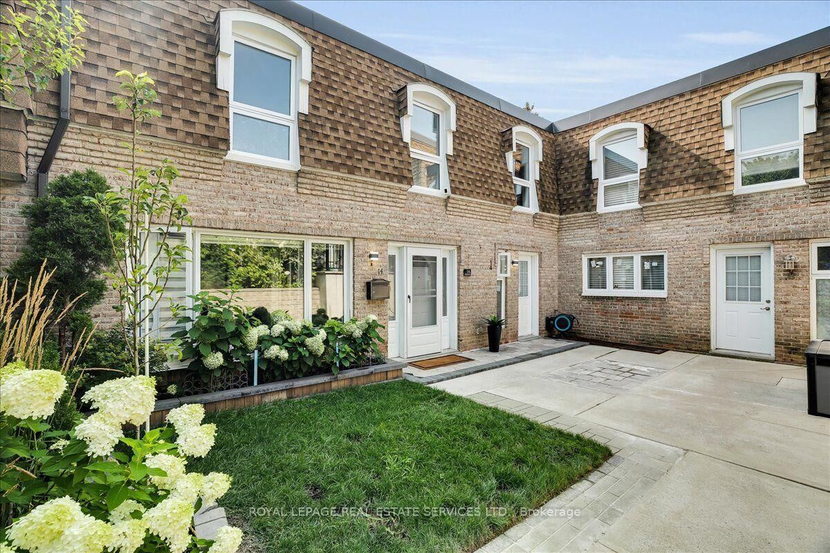 Property Photo: 1310 Gulleden Drive 14 ON L4X 1Y9
