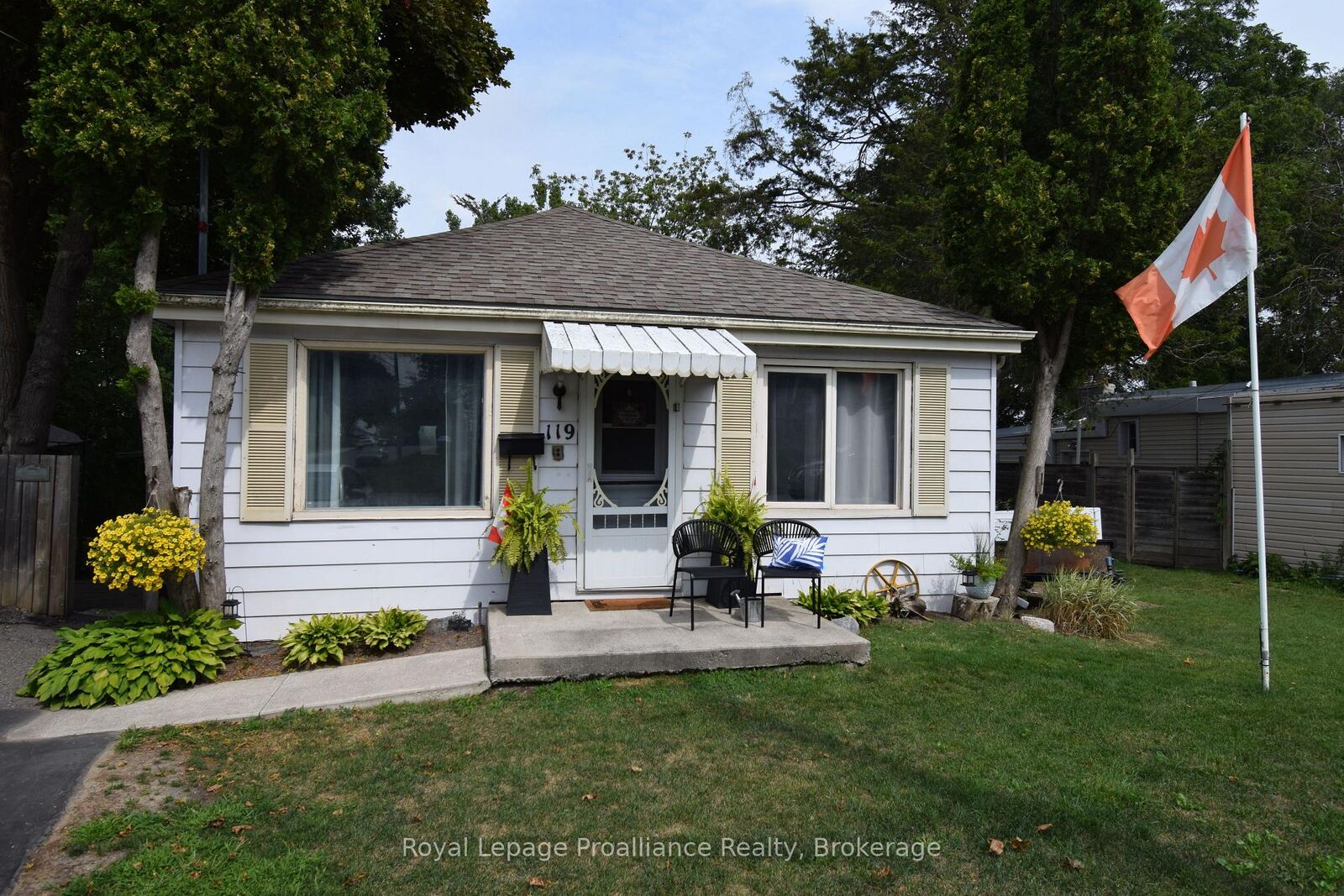 Property Photo:  119 Orchard Drive  ON K8P 2K6 