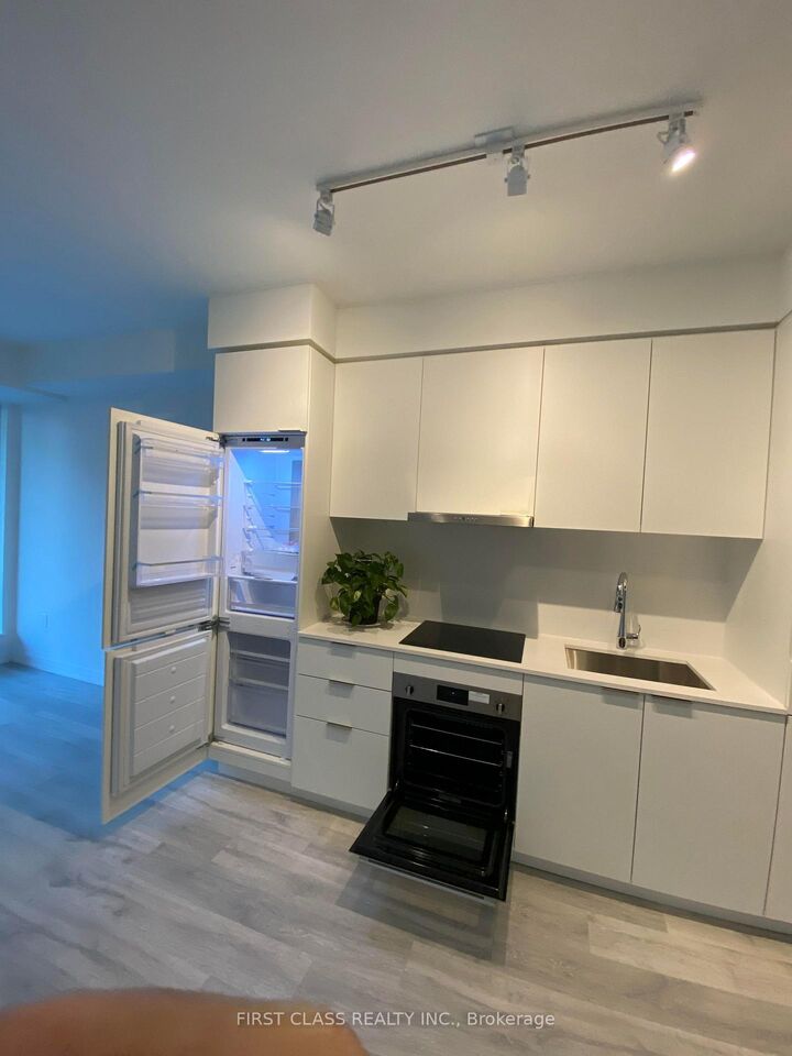 Property Photo:  8 Olympic Garden Drive S S515  ON M2M 2A9 
