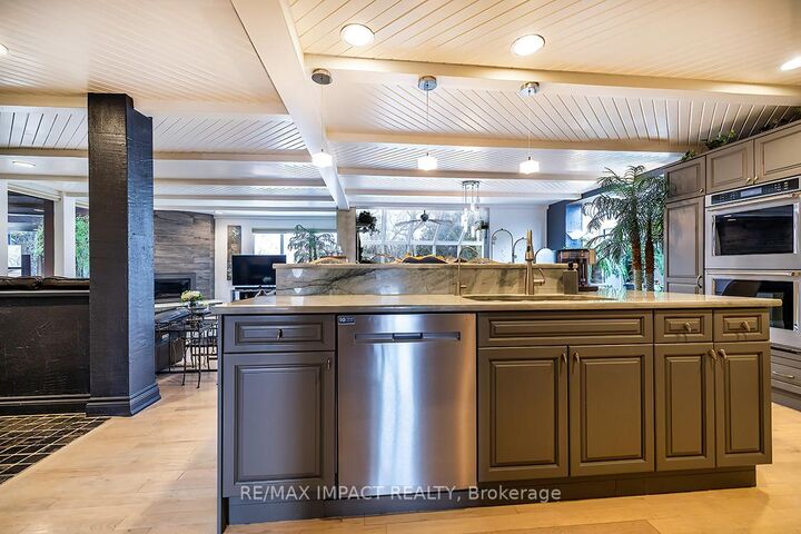 Property Photo: 1410 Manitou Drive ON L1G 7P7