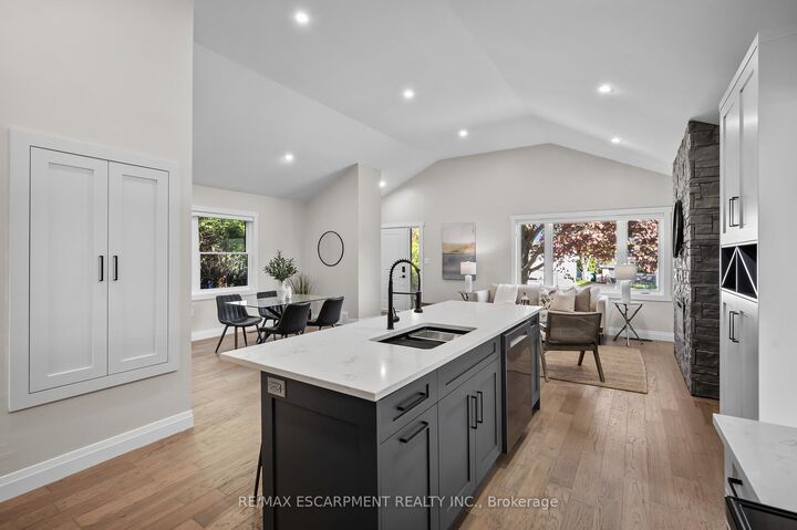 Property Photo: 1041 Shepherd's Drive ON L7T 3R4