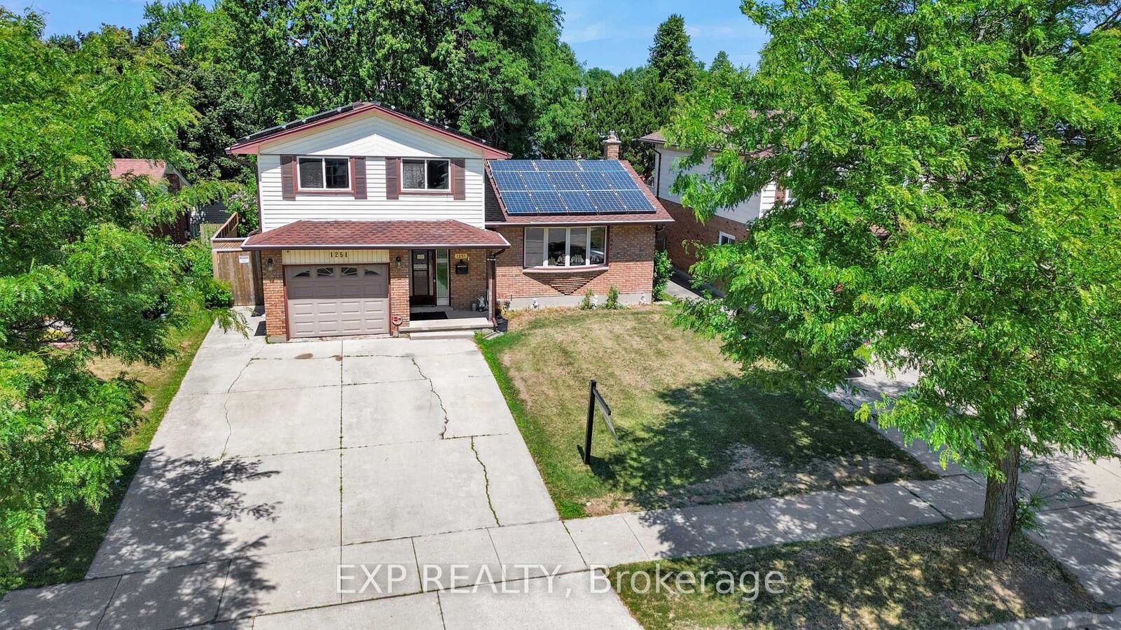 Property Photo:  1251 Jalna Boulevard  ON N6E 2A8 