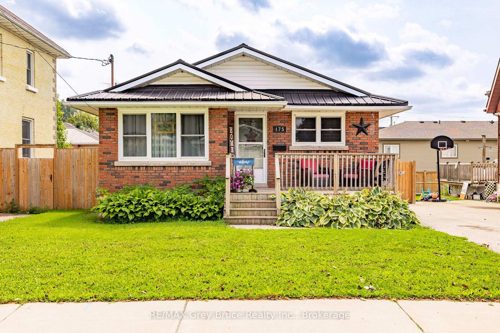 Property Photo:  175 Fergus Street S  ON N0G 2L0 