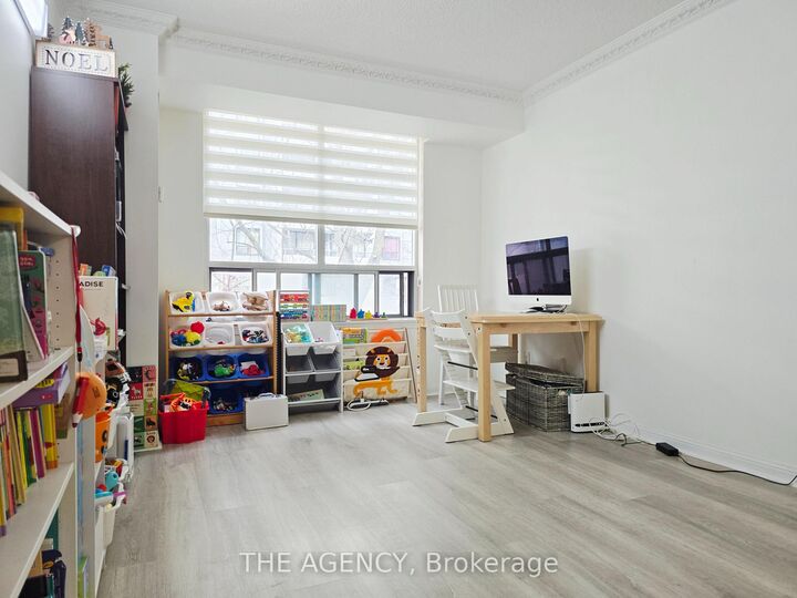 Property Photo: 5940 Yonge Street 207 ON M2M 4M6