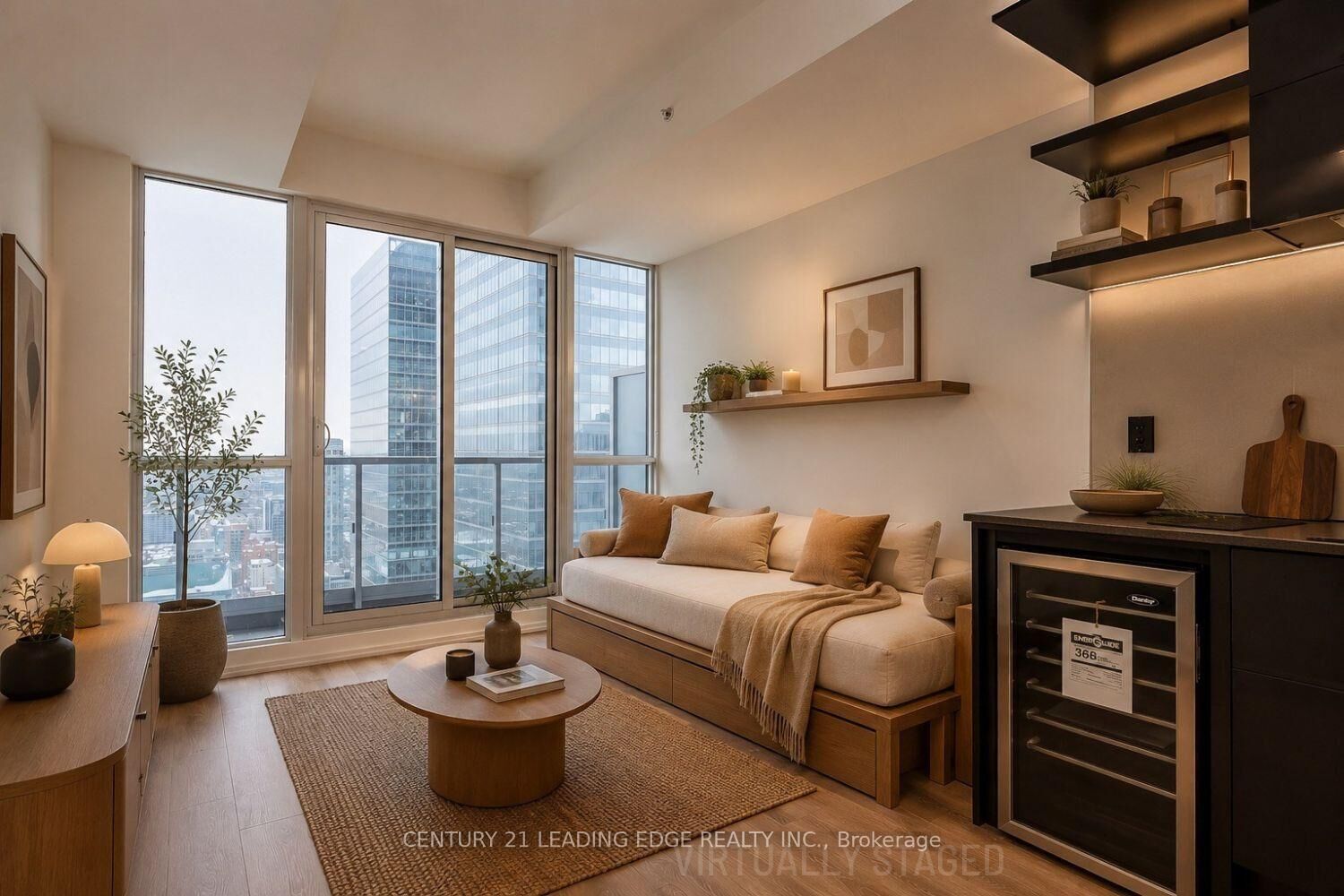 Property Photo:  70 Temperance Street 4404  ON M5H 0B1 
