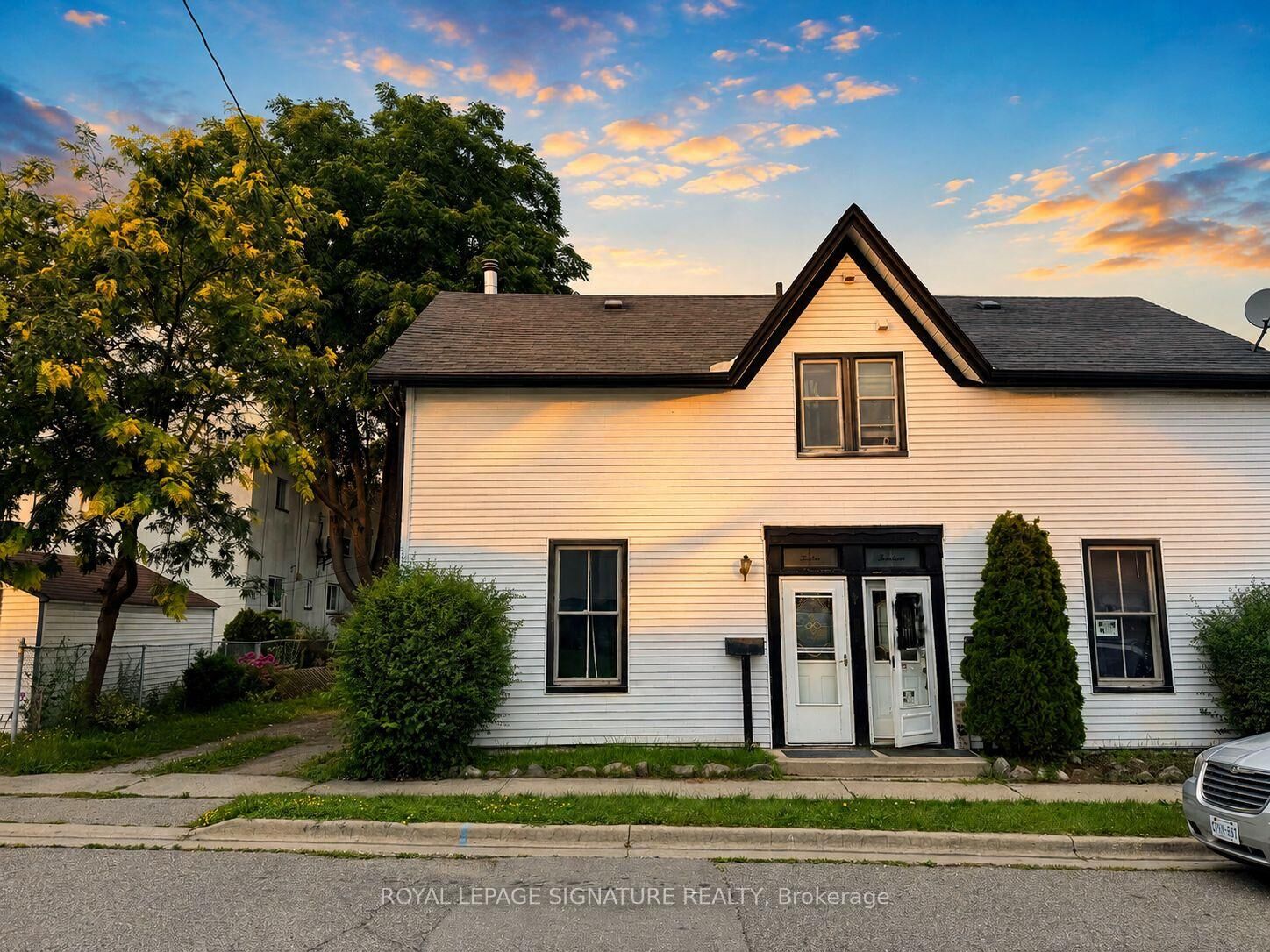 Property Photo: 12 Hemlock Avenue ON L1H 1Y7
