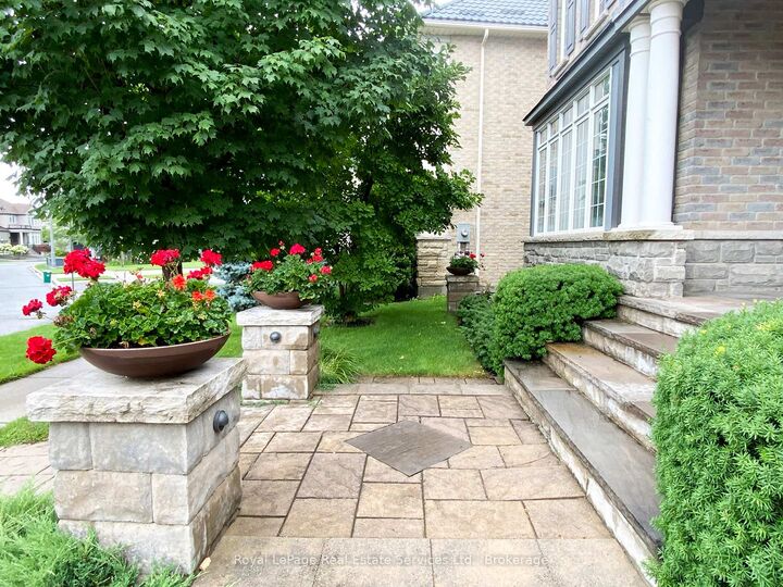 Property Photo:  3385 Liptay Avenue  ON L6M 0M8 