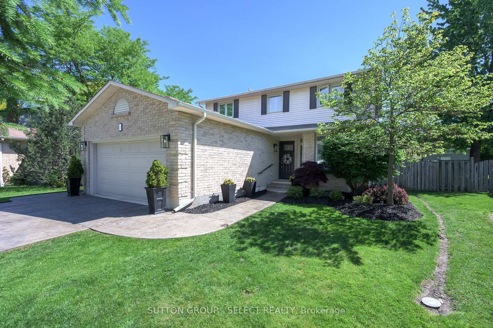 Property Photo:  12 Banting Crescent  ON N6G 4G2 