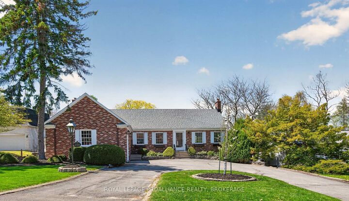209 Fairway Hill Crescent — photo 1