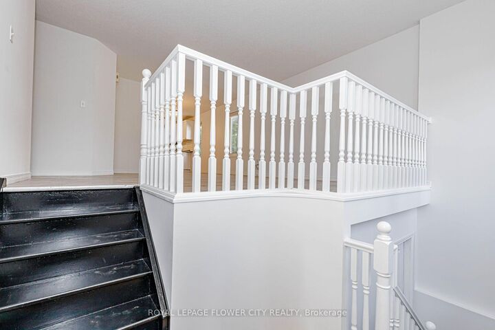 Property Photo:  47 Queensway Drive  ON N7G 4M2 