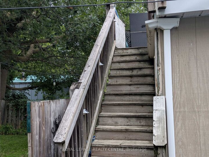 Property Photo:  10 Dufferin Street Upper  ON L4N 2J7 