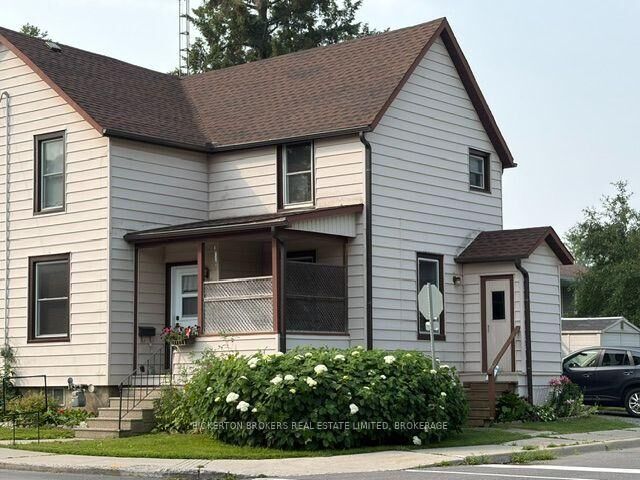 Photo de la propriété:  292 William Street N  ON K7G 1S5 
