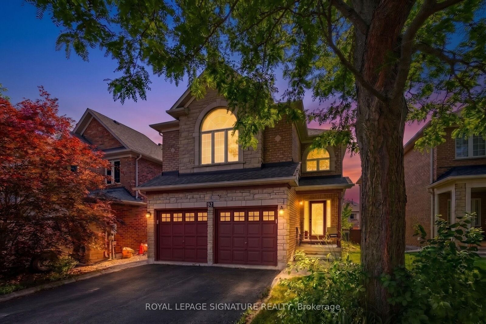 Property Photo:  82 Belmont Boulevard  ON L7G 6E7 