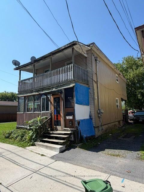 Property Photo: 321 Louisa Street ON K6H 4R2