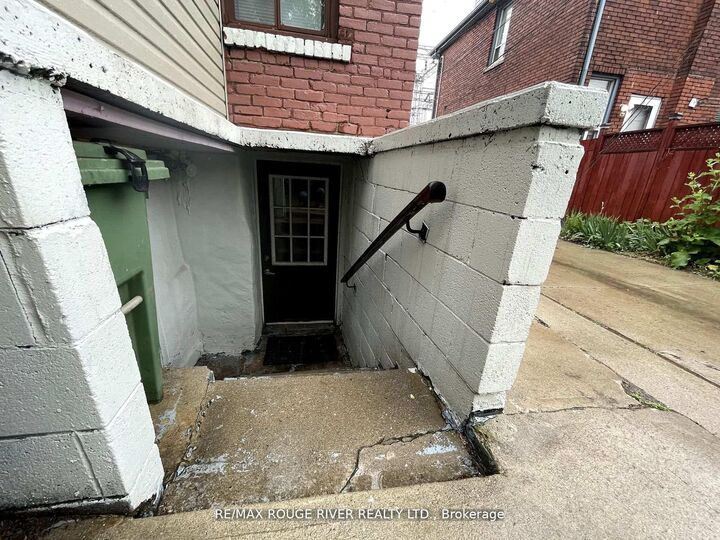 Property Photo:  20 Birch Avenue 3  ON L8L 6H6 