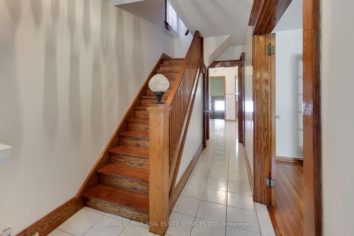 Property Photo: 85 Dawes Road ON M4C 5B2