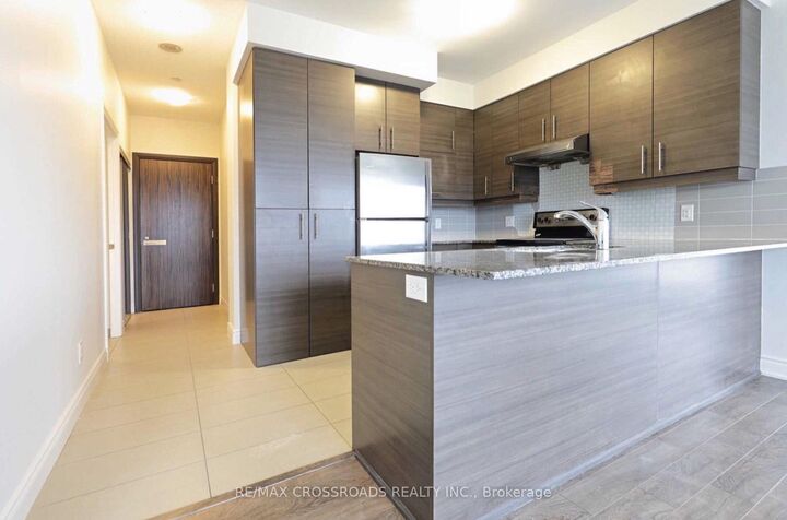 Property Photo:  325 South Park Road 906  ON L3T 0B8 