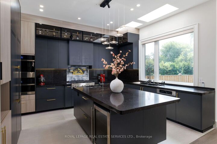 Property Photo: 564 Stonecliffe Road ON L6L 4N9