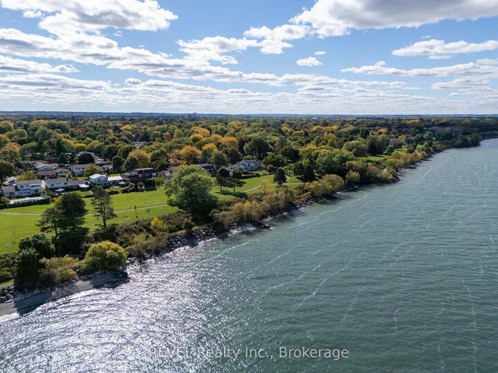 Property Photo: 34 Royal York Road ON L2N 2N6