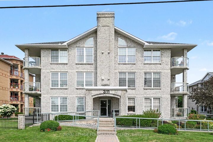 Property Photo:  311 Water Street W 204  ON K6J 1A5 