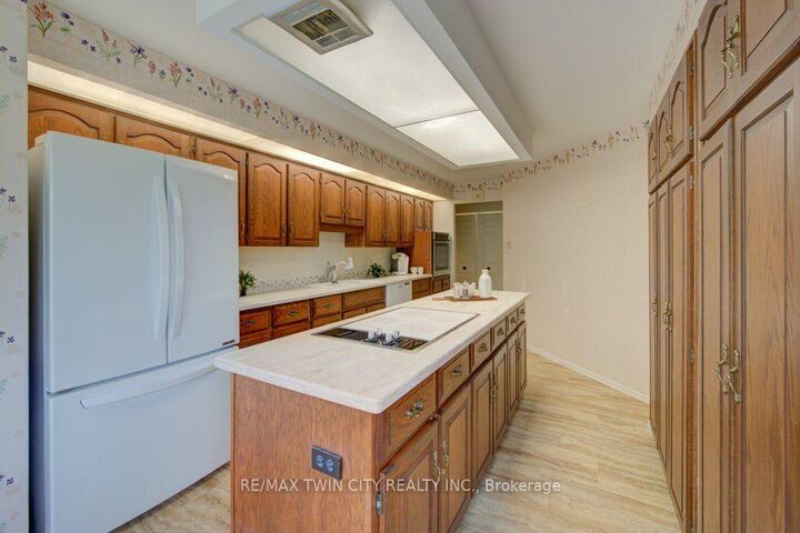 Property Photo: 52 Blue Springs Drive 32 ON N2J 4M4