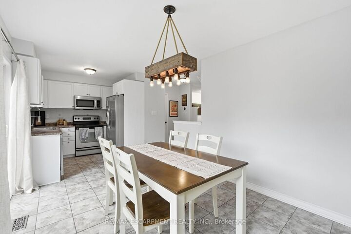 Property Photo: 141 Cleghorn Drive ON L0R 1C0