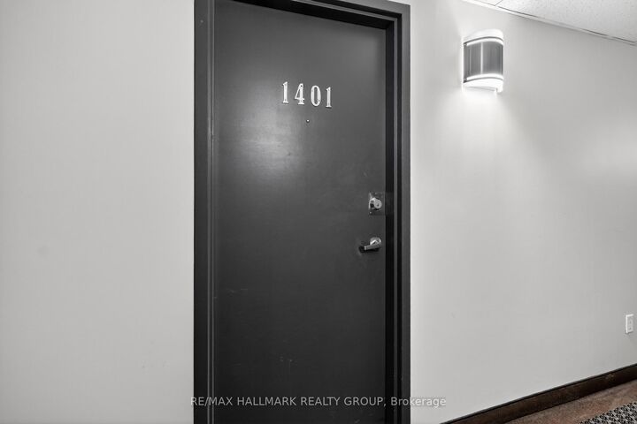 Property Photo:  134 York Street Ph01  ON K1N 1K8 