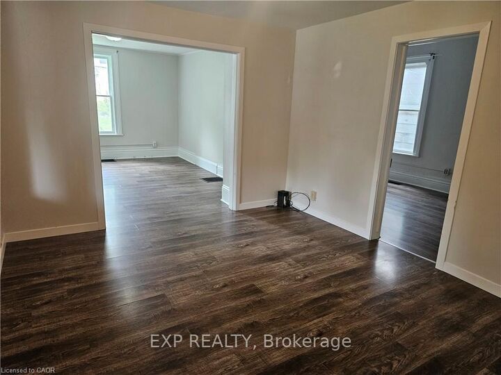 Property Photo:  15 Cedar Street  ON N5H 2E6 