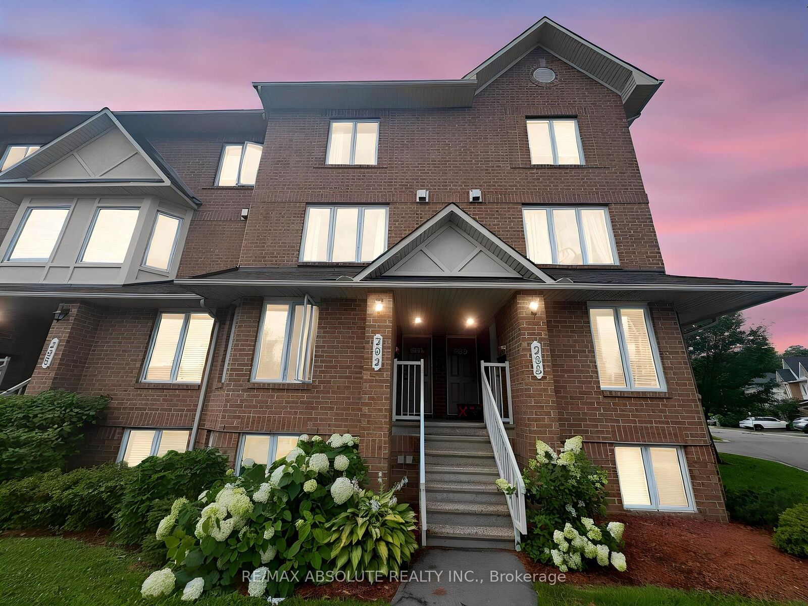 Property Photo:  294 Cresthaven Drive  ON K2G 6W4 