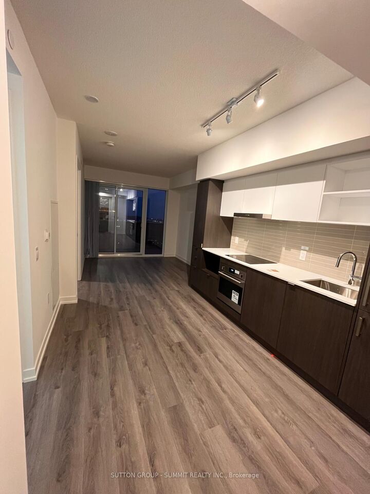 Property Photo:  138 Downes Street 4305  ON M5E 0E4 