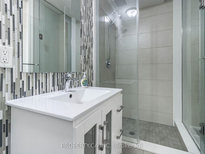 Property Photo:  285 Bartlett Avenue Main  ON M6H 3G3 