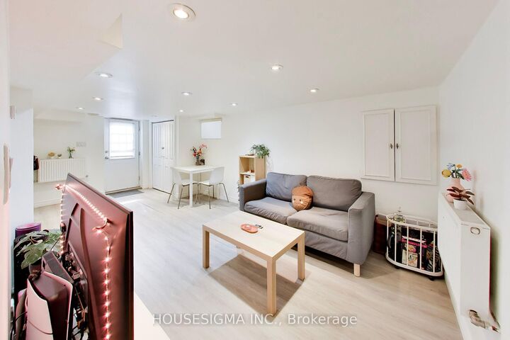Property Photo:  152 Linsmore Crescent Lower  ON M4J 4L2 
