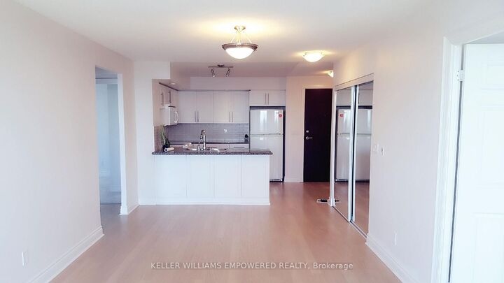 Property Photo:  23 Cox Boulevard 872  ON L3R 7Z9 