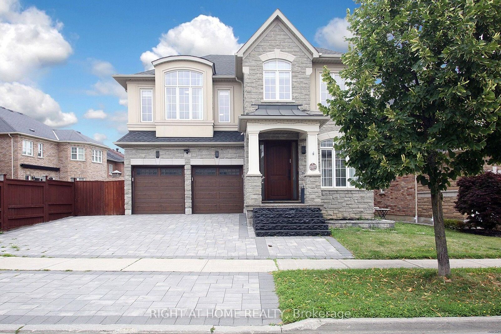 Property Photo: 133 Woodville Drive ON L6A 4K4