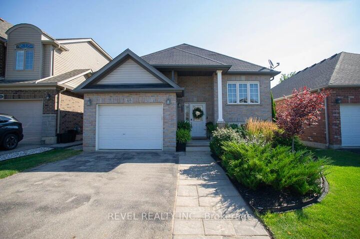 Property Photo:  48 Nightingale Drive  ON N3T 0G3 