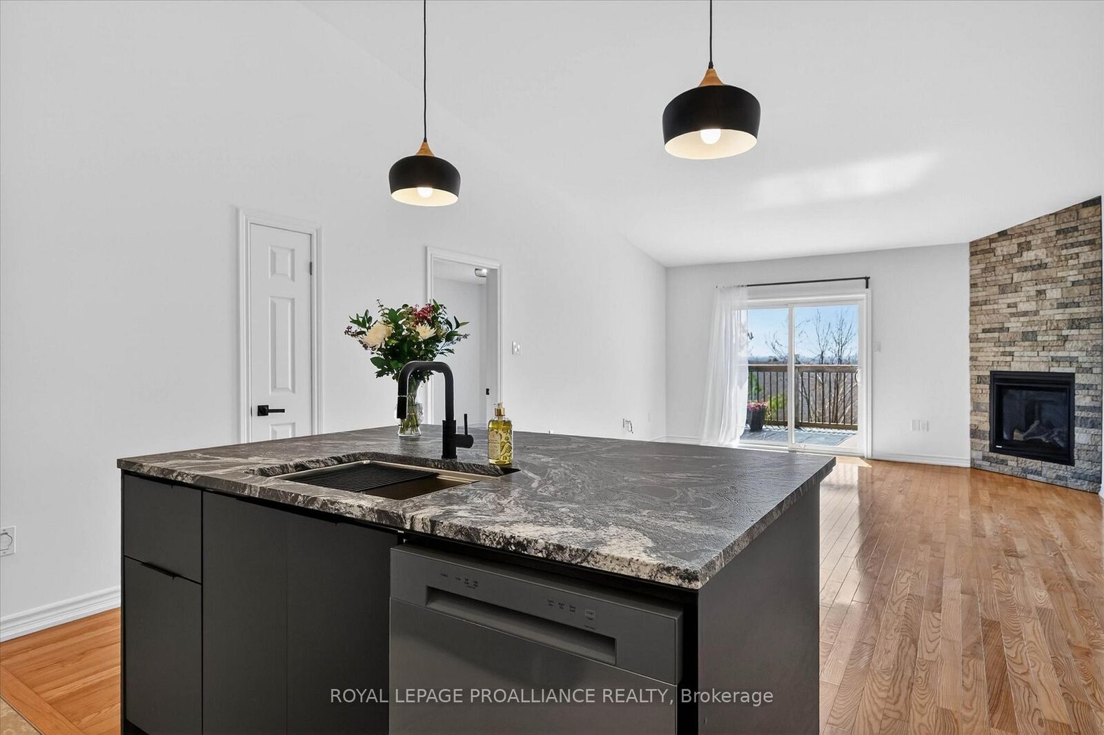 Property Photo: 138 Village Crescent ON K9J 0A9