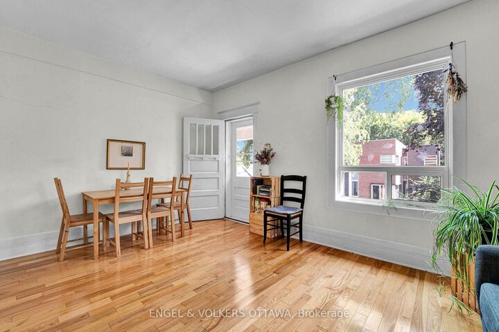 Property Photo:  172 Ivy Crescent 2  ON K1M 1X6 