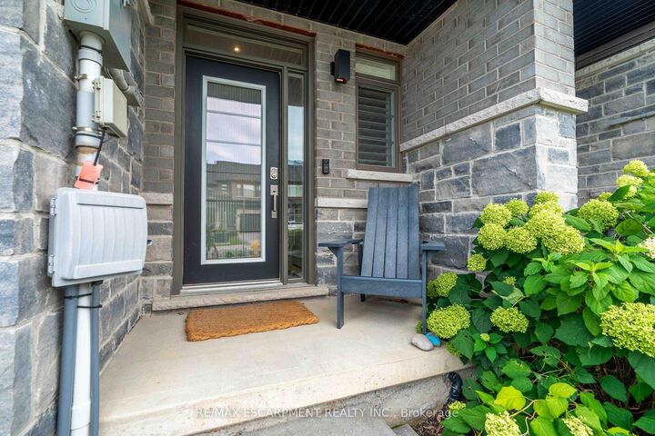 Property Photo: 4005 Crown Street ON L3J 0S8
