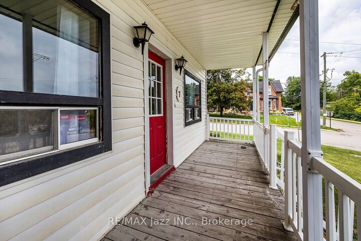 Property Photo: 7 Union Street ON L0A 1G0
