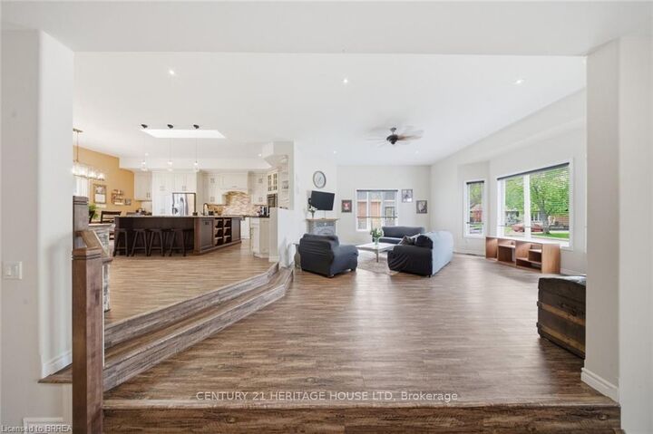 Property Photo: 5 Echo Villa Avenue ON N3S 6X8