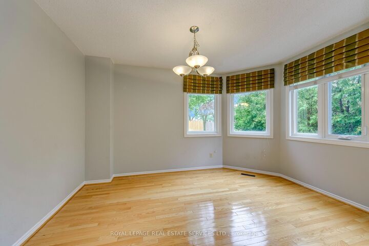 Property Photo: 3420 South Millway Drive 19 ON L5L 3V4