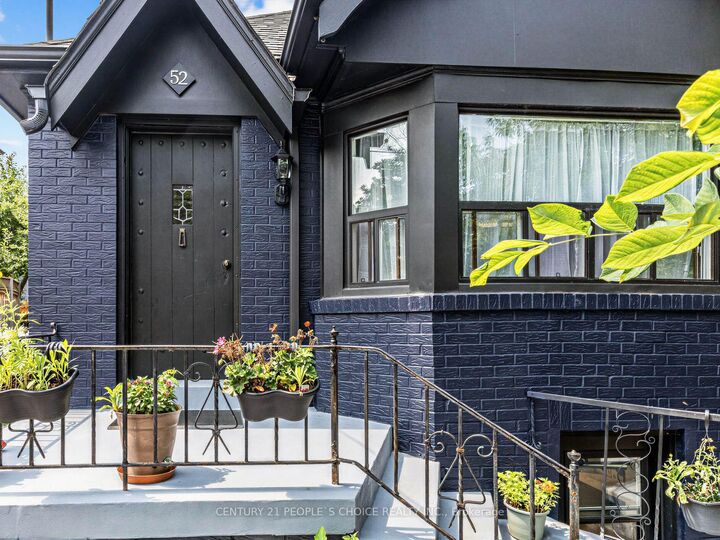 Property Photo: 52 Seventeenth Street ON M8V 3K2