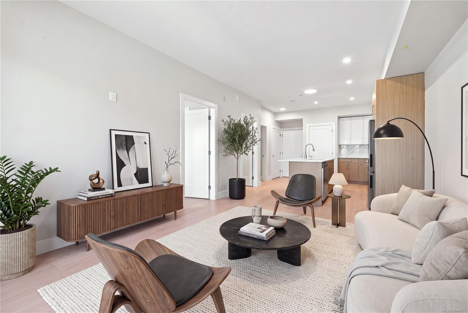 Property Photo:  171 Jensen Ave W #201  BC V9P 1K3 