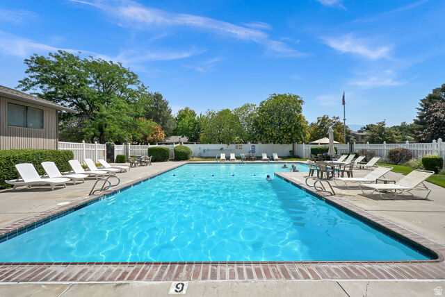 Property Photo: 6914 S 855 E UT 84047
