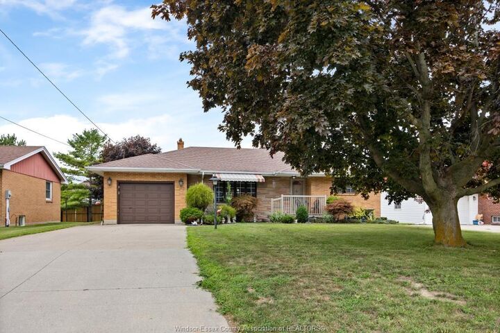 Property Photo: 247 Erie Street South ON N0R 1G0