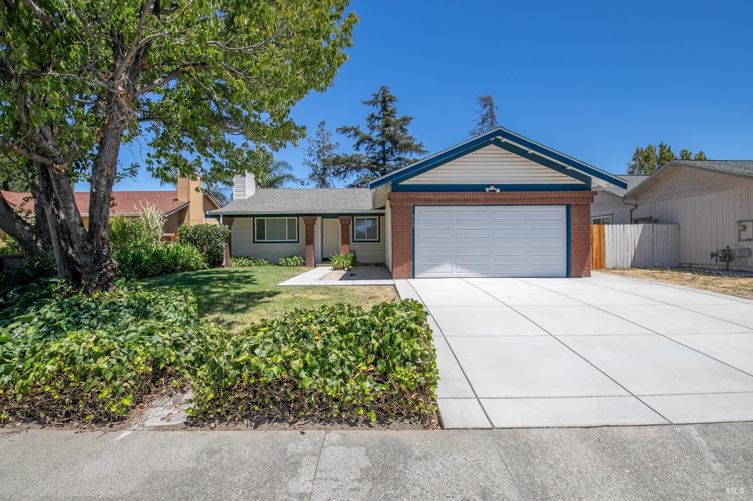 Property Photo: 519 Crested Drive CA 94585