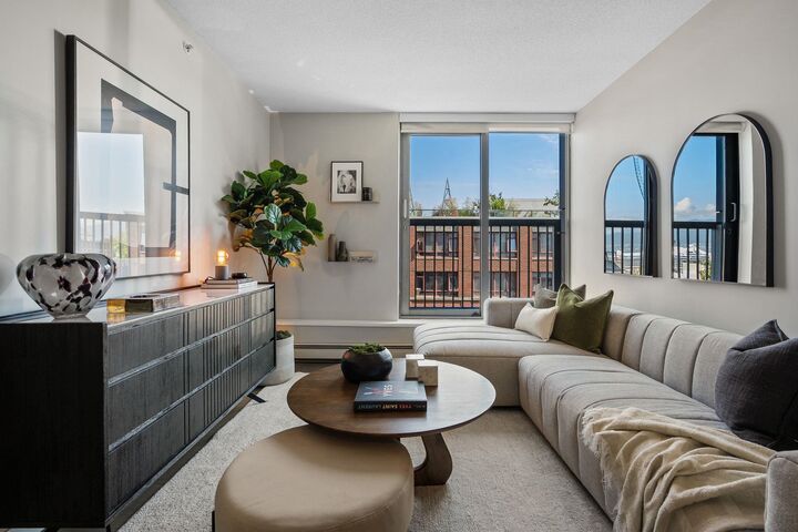 Property Photo: 66 W Cordova Street 810 BC V6B 0L2