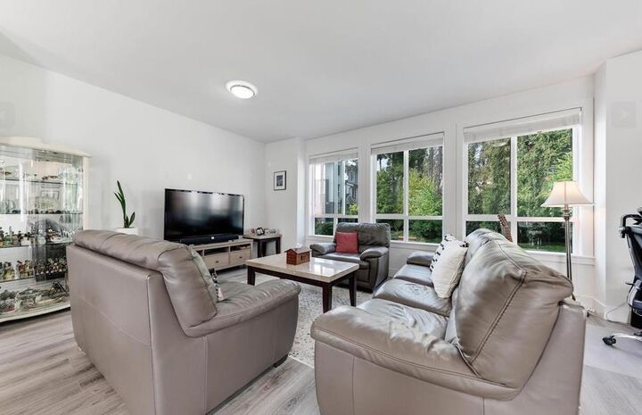 Property Photo: 9688 162A Street 114 BC V4N 6V3