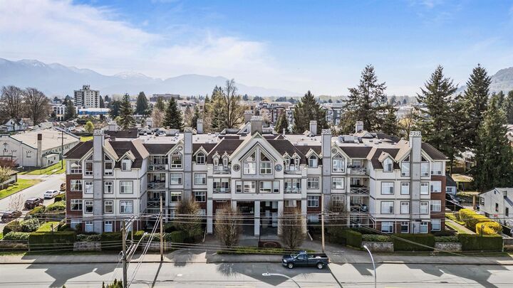 45700 Wellington Avenue 314 — photo 1